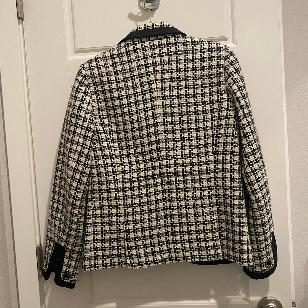 Women’s Jacket - Picture 4 of 6